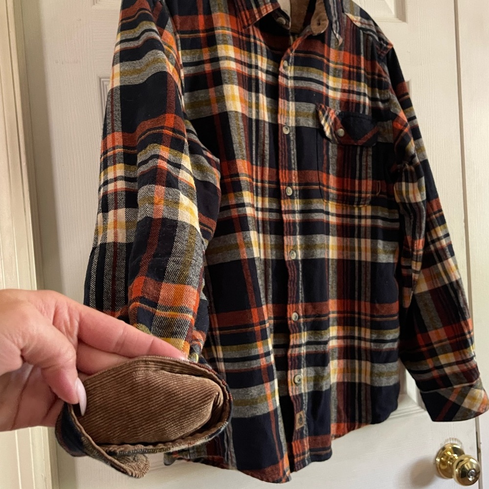 EUC men’s flannel shirt